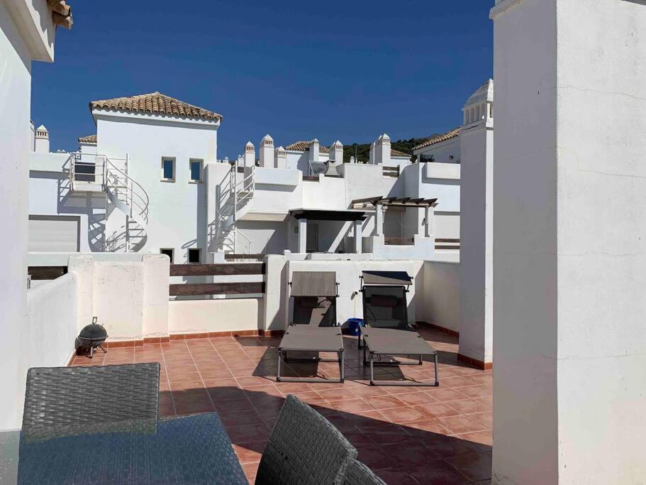 Penthouse Seaview And Golf Valle Romano Estepona Buitenkant foto